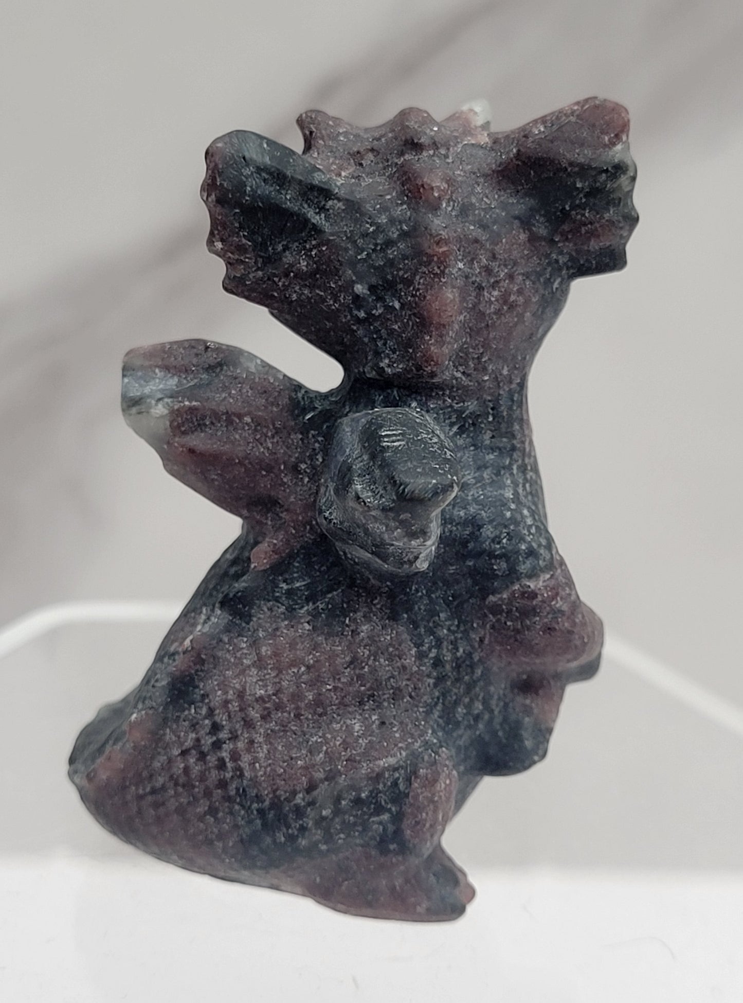Dragon standing carving (M)