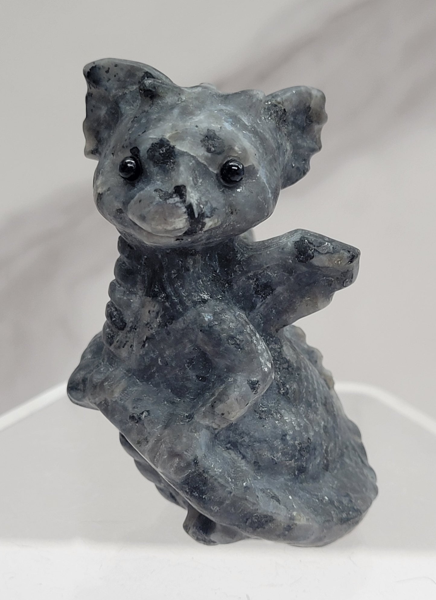 Dragon standing carving (M)