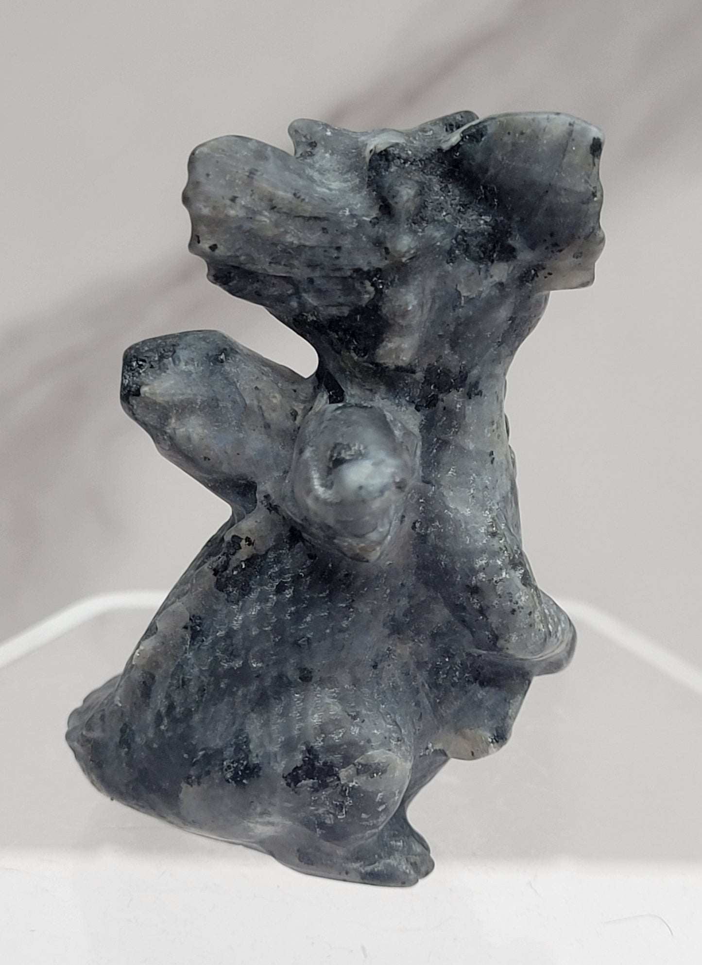 Dragon standing carving (M)