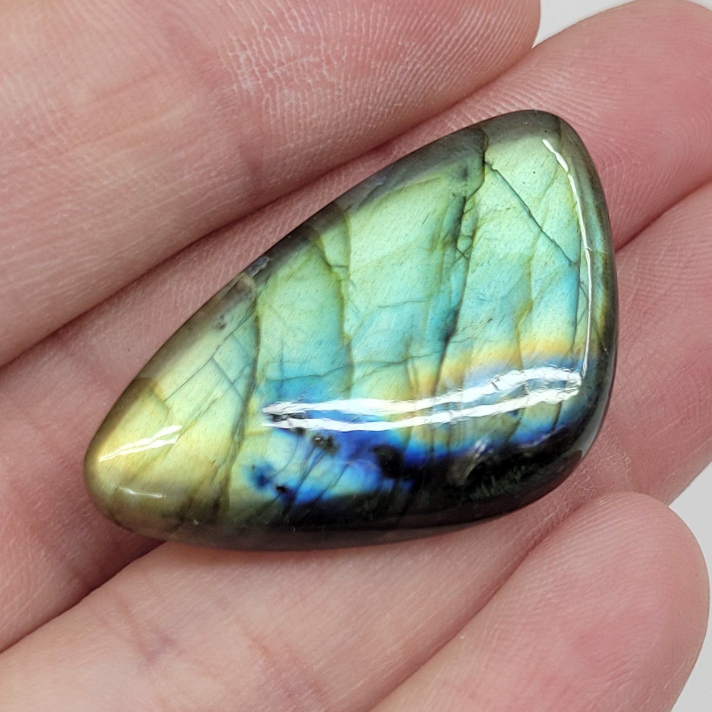 Labradorite cabachon