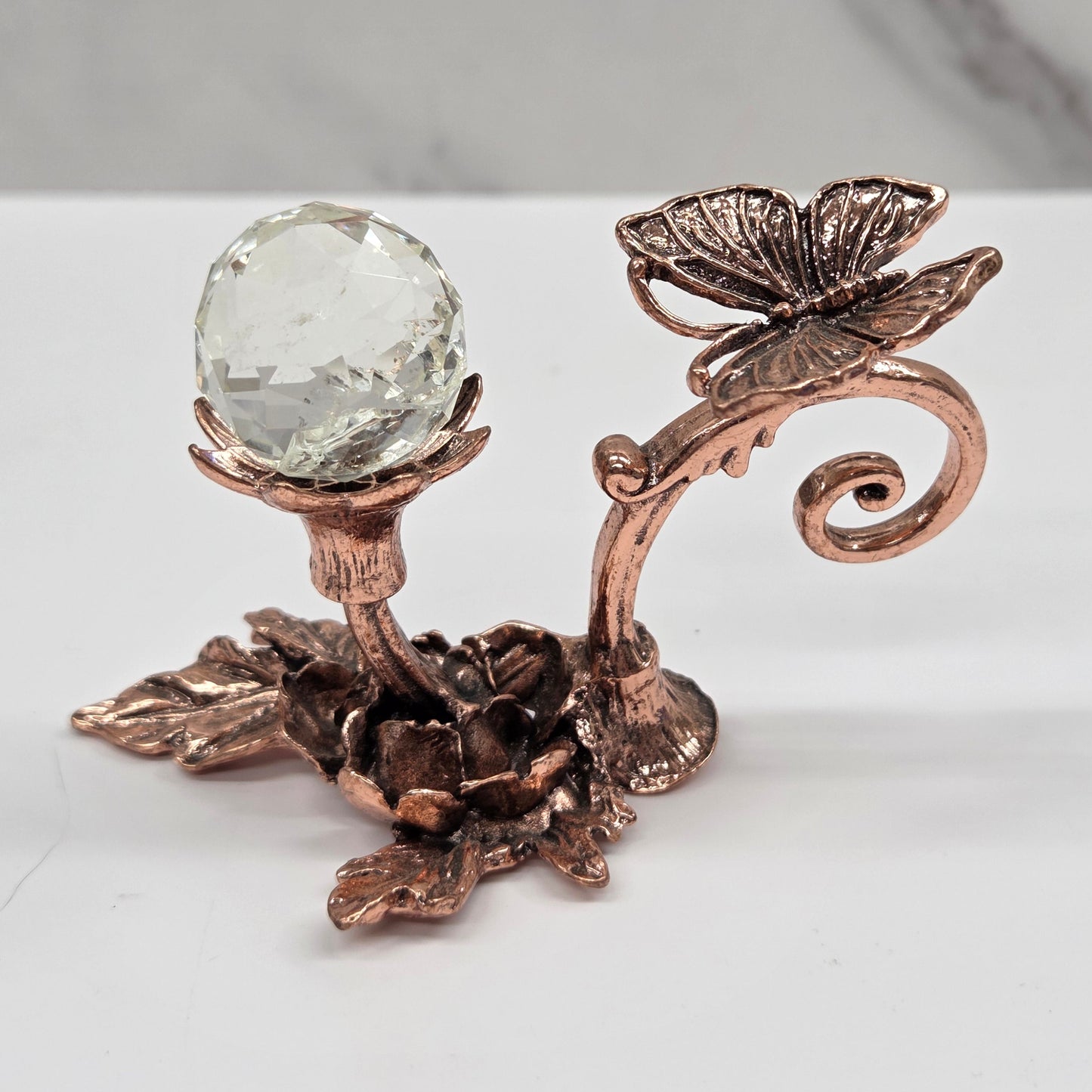 Sphere stand - metal Butterfly