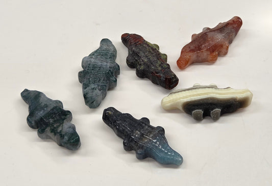 Alligator carvings (mini)