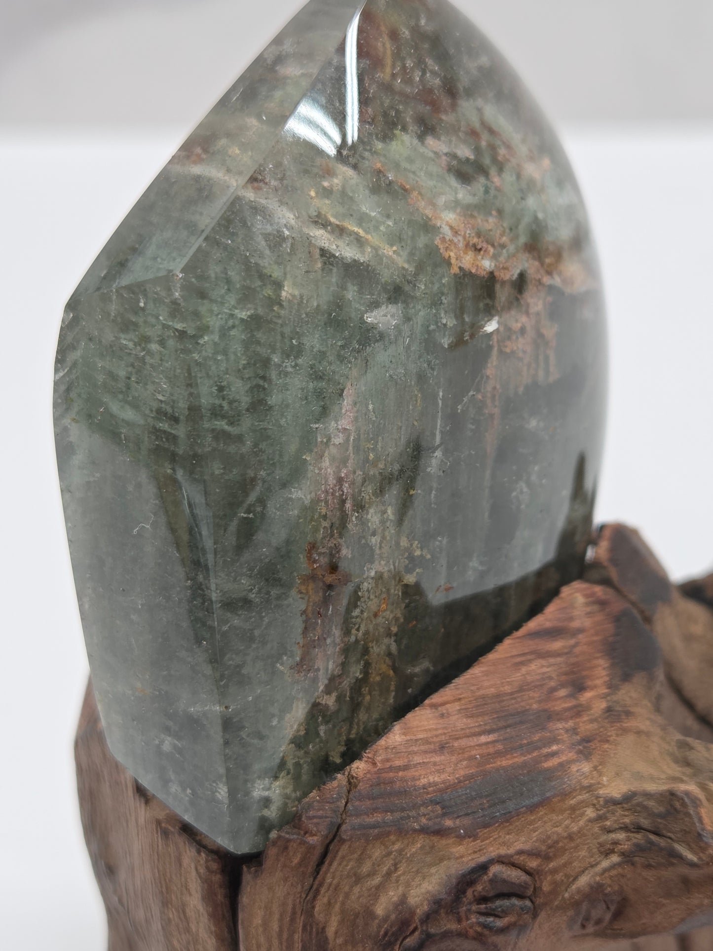 Garden Quartz statement towers on driftwood stand