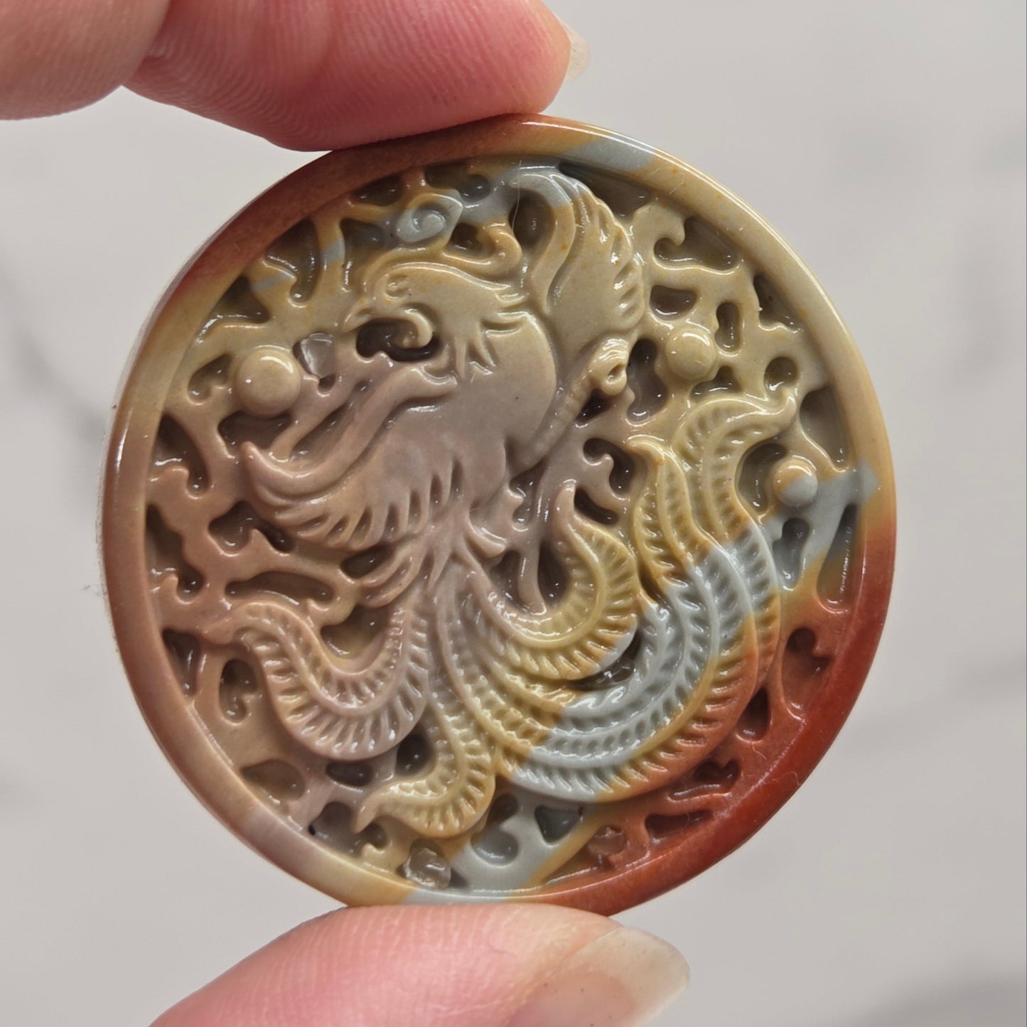 Alashan Agate mini carving - Phoenix coin