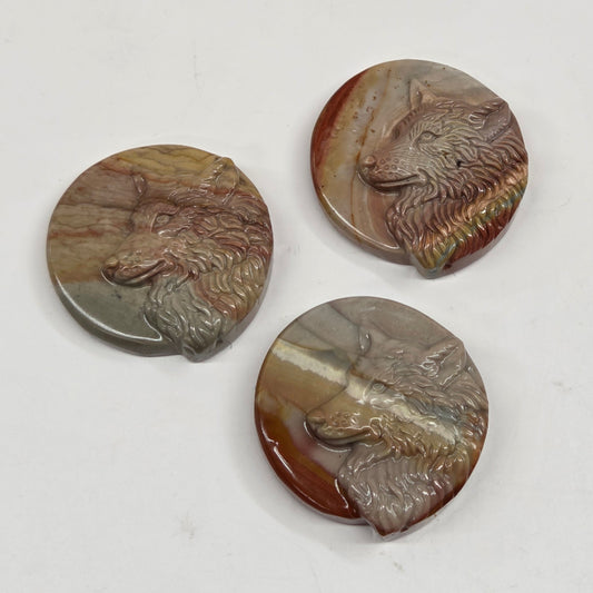 Alashan Agate mini carving - Wolf coin