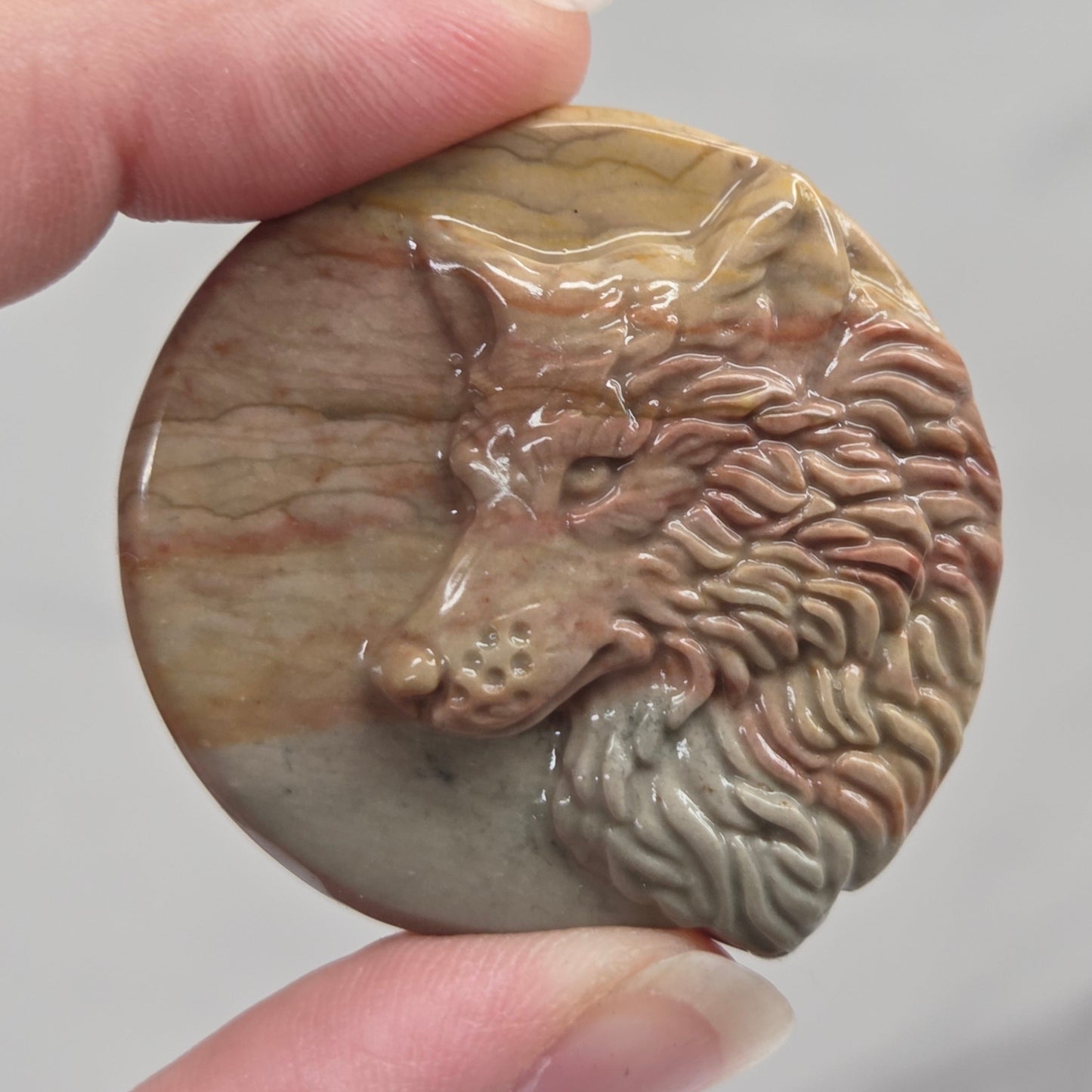 Alashan Agate mini carving - Wolf coin