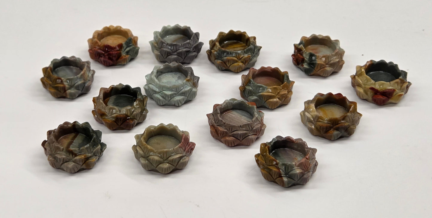 Alashan Agate mini carving - Lotus flower