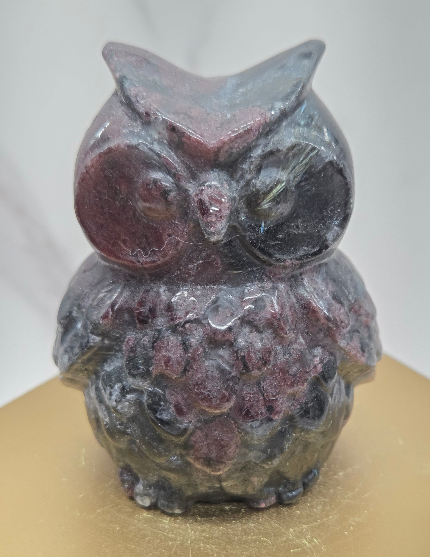Owl carving large - Garnet