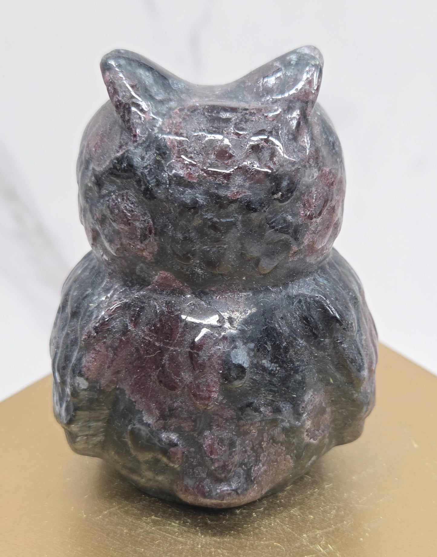 Owl carving large - Garnet
