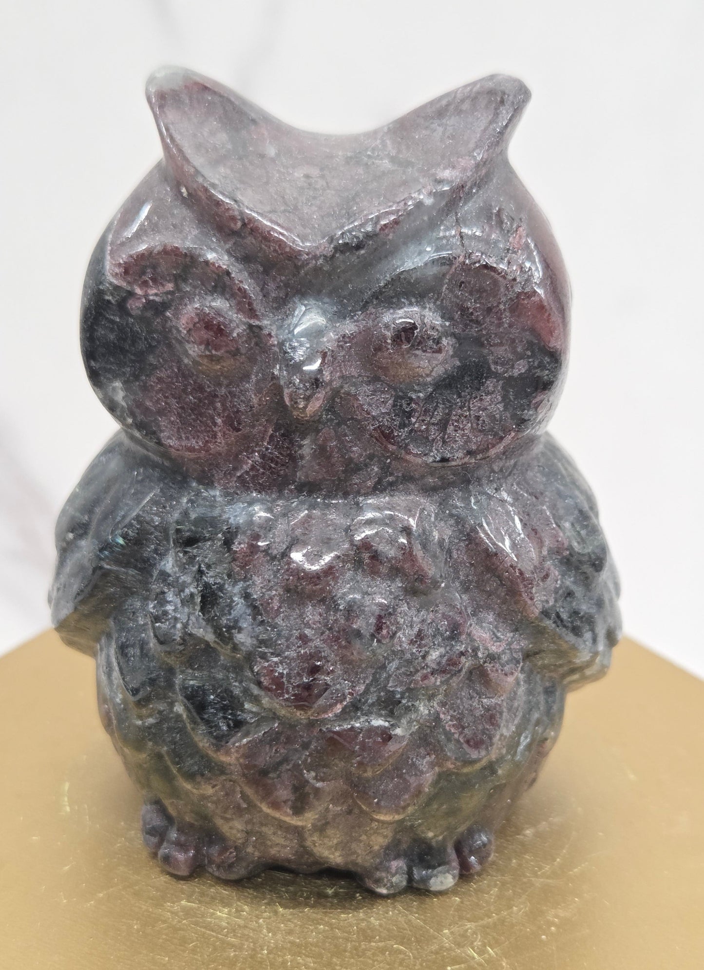 Owl carving large - Garnet