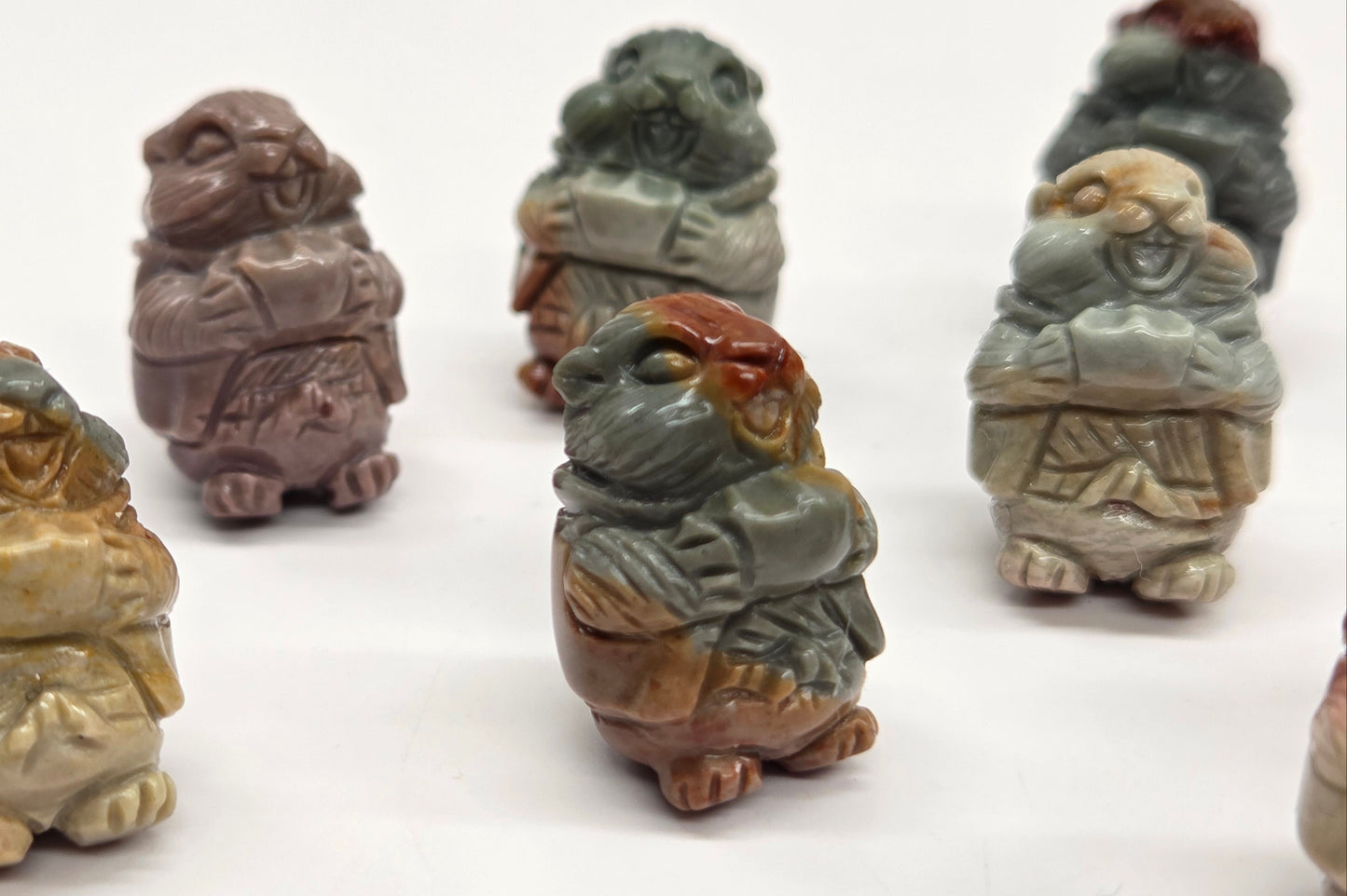 Alashan Agate mini carving - Hamster/Woodchuck