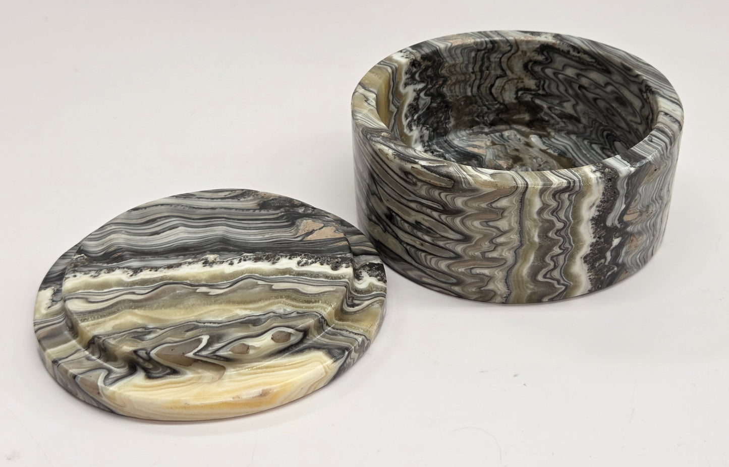 Banded Calcite box