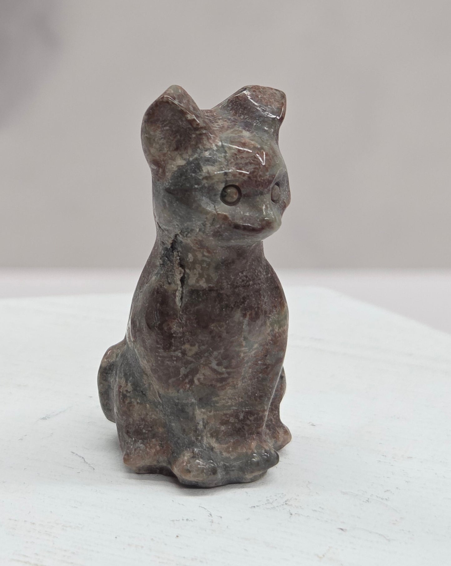 Cat/kitty carving - sitting tall