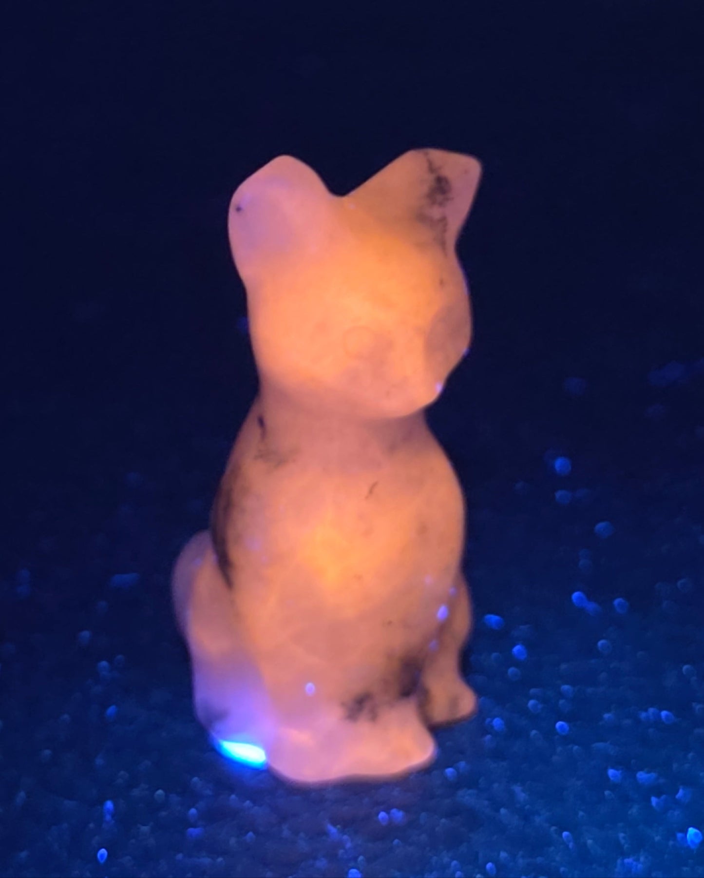 Cat/kitty carving - sitting tall