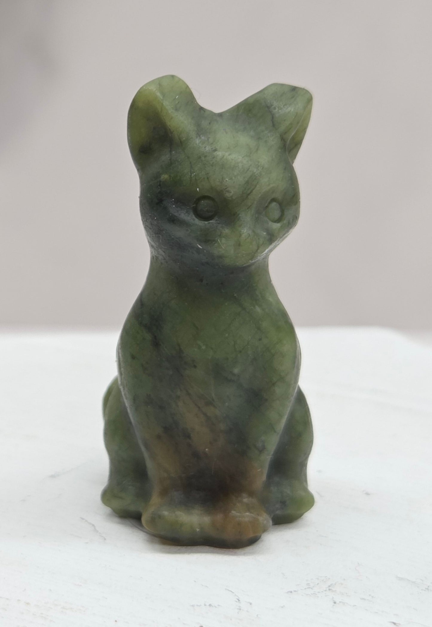 Cat/kitty carving - sitting tall