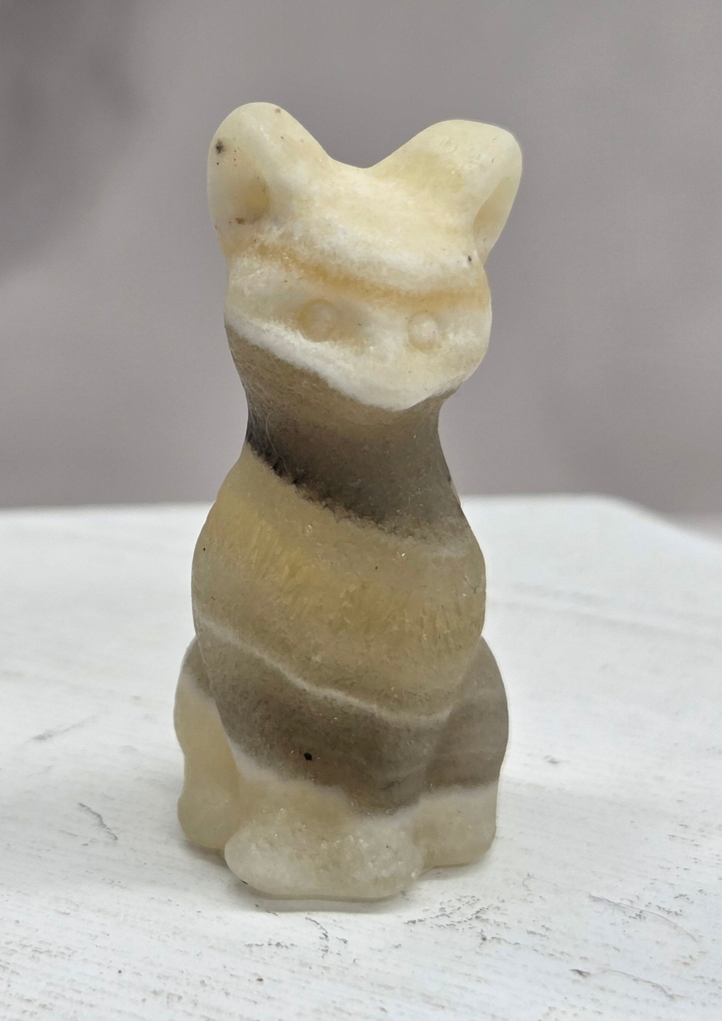 Cat/kitty carving - sitting tall