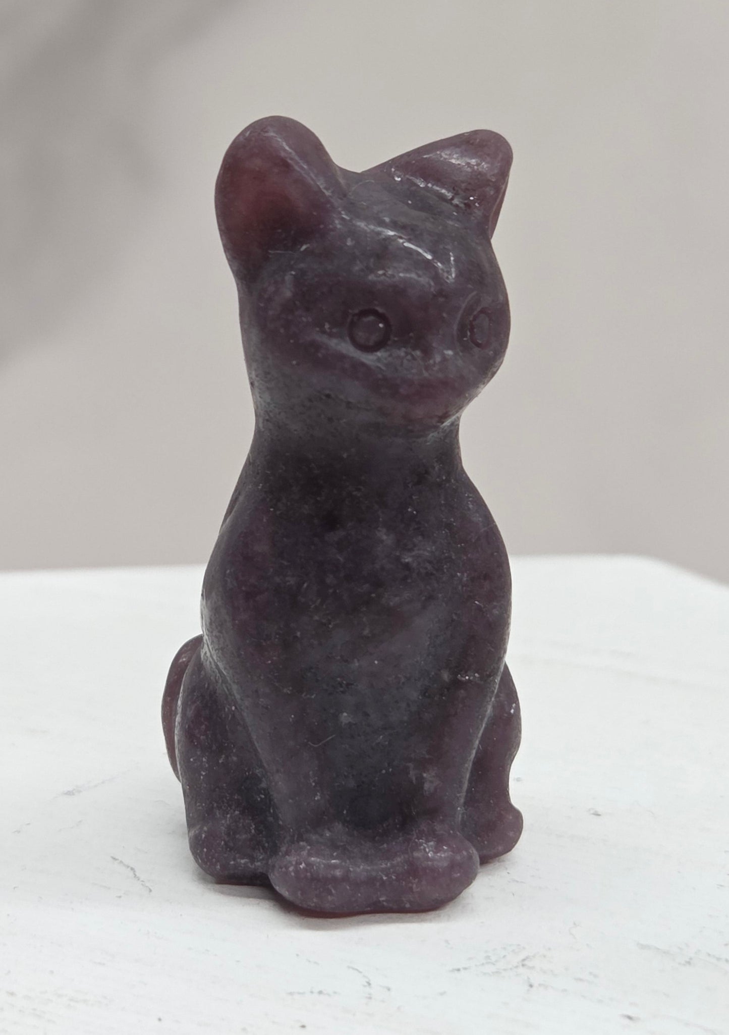 Cat/kitty carving - sitting tall