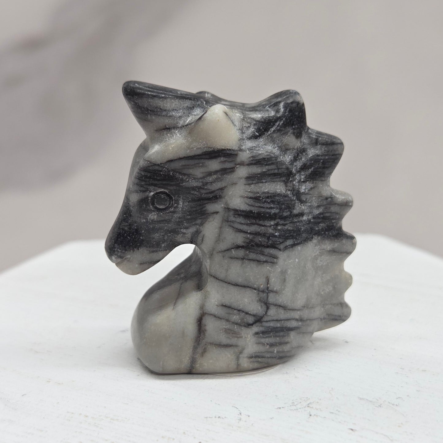 Unicorn carving (S)