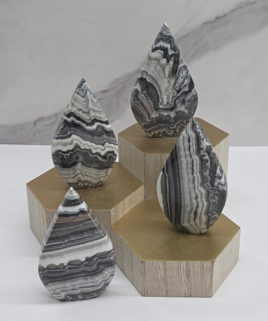 Dendritic Banded Calcite teardrop flames