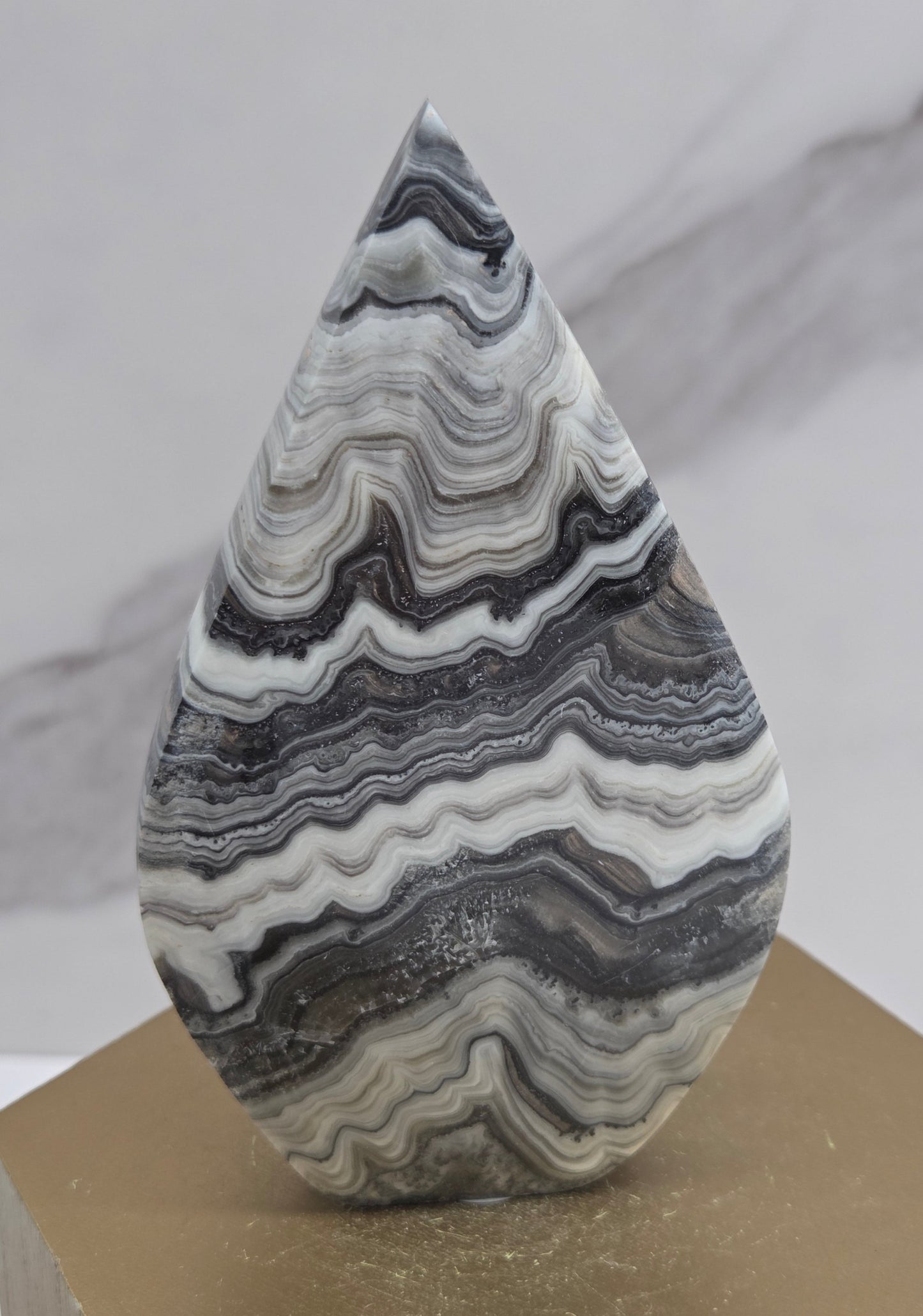 Dendritic Banded Calcite teardrop flames
