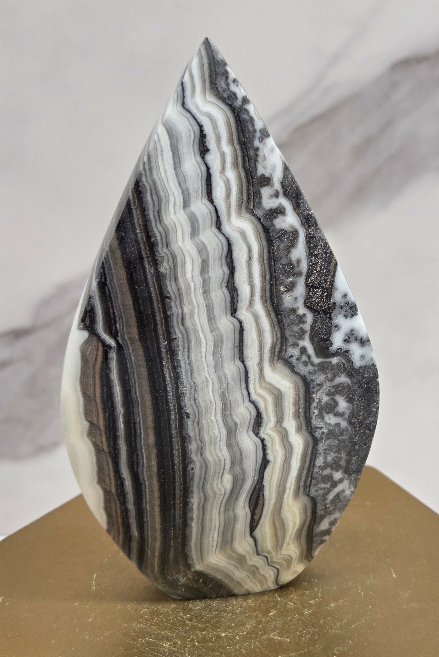 Dendritic Banded Calcite teardrop flames