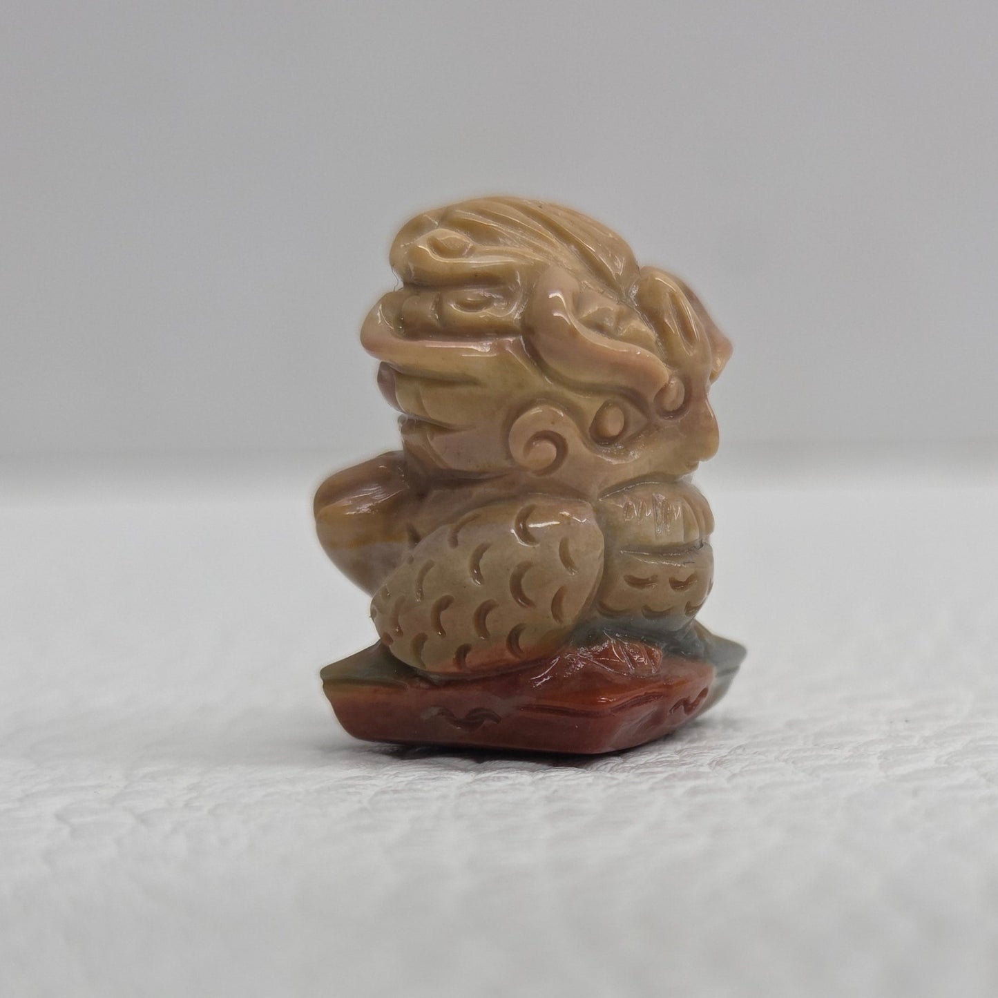 Alashan Agate mini carving - Owl 4