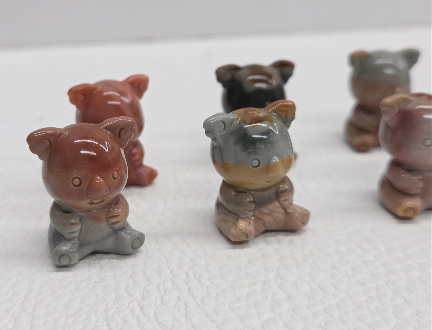 Alashan Agate mini carving - Koala