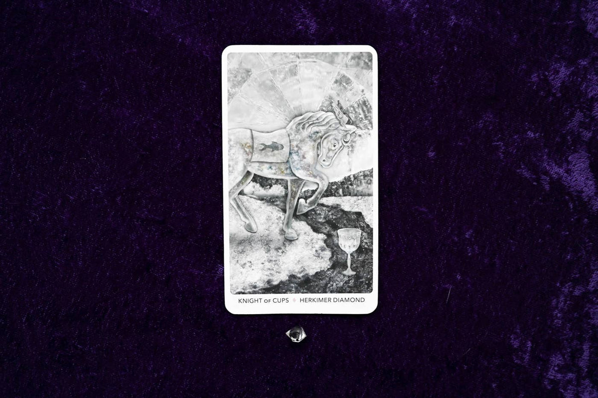 Crystal Keys Tarot: 78 Cards & 176-Page Full-Color Guidebook