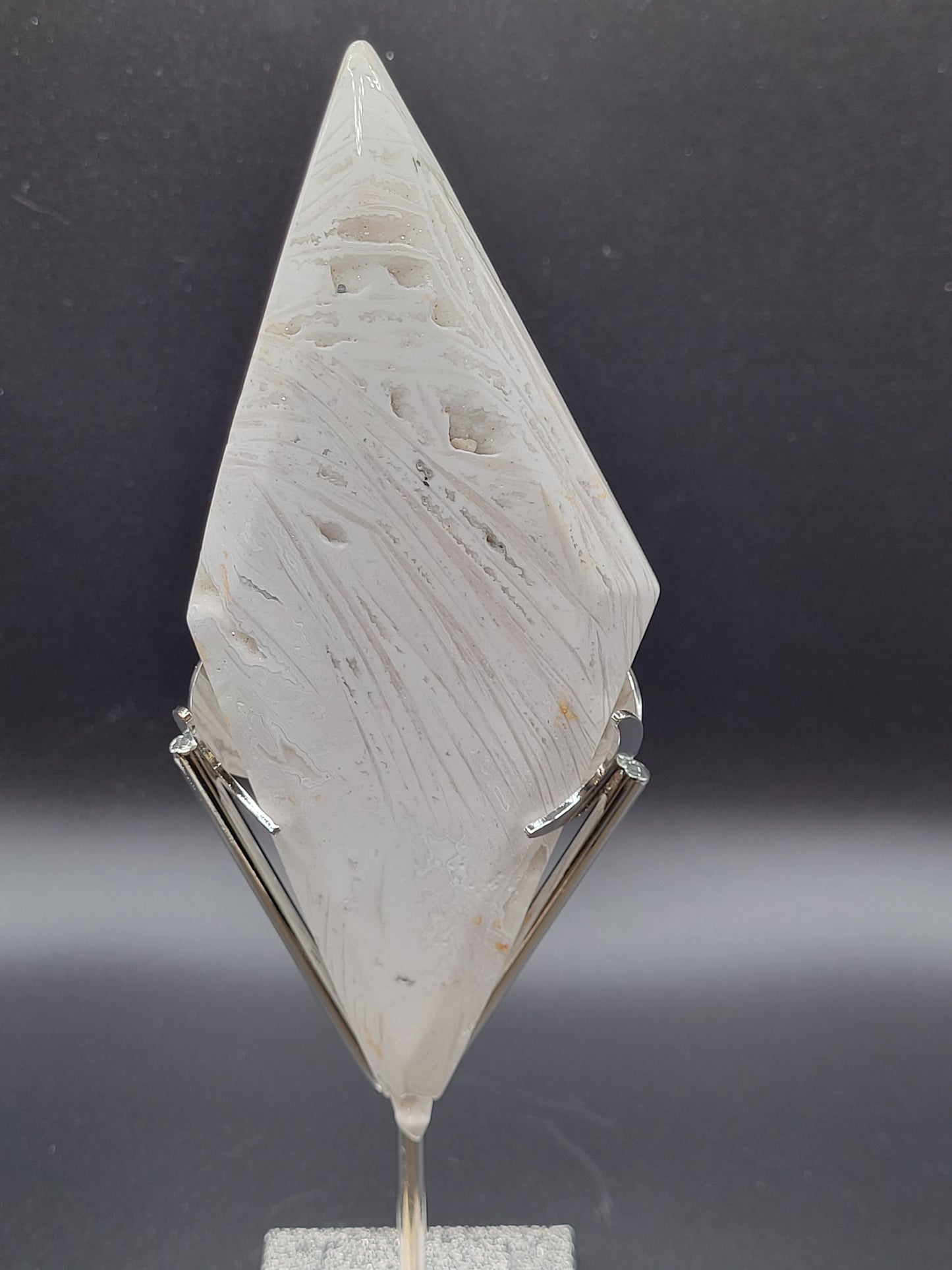 White Lace Rhombus on stand