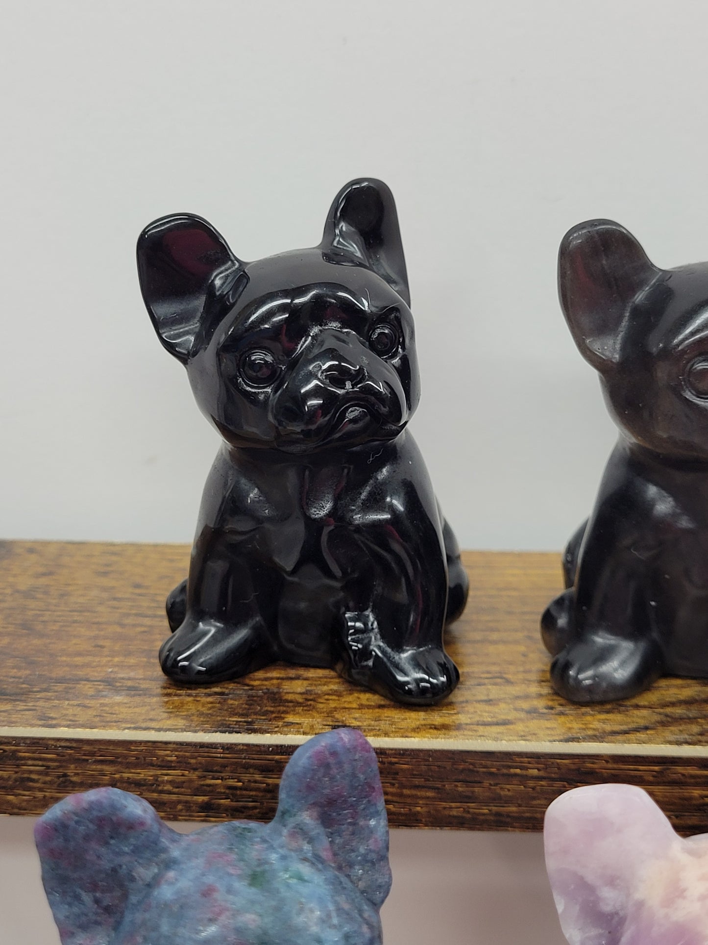 Dog carving - Frenchie