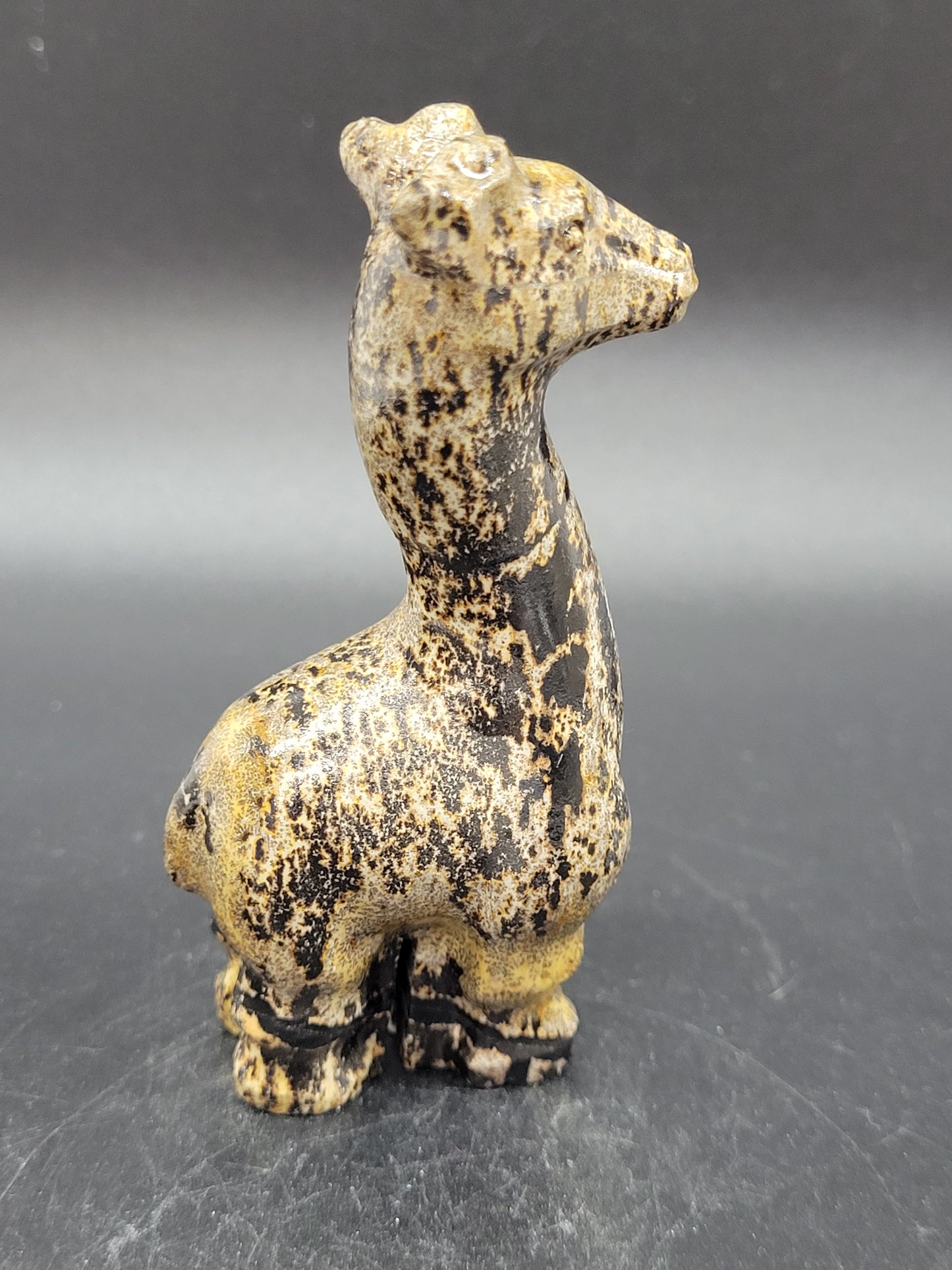 Picture Jasper giraffe carving (small)