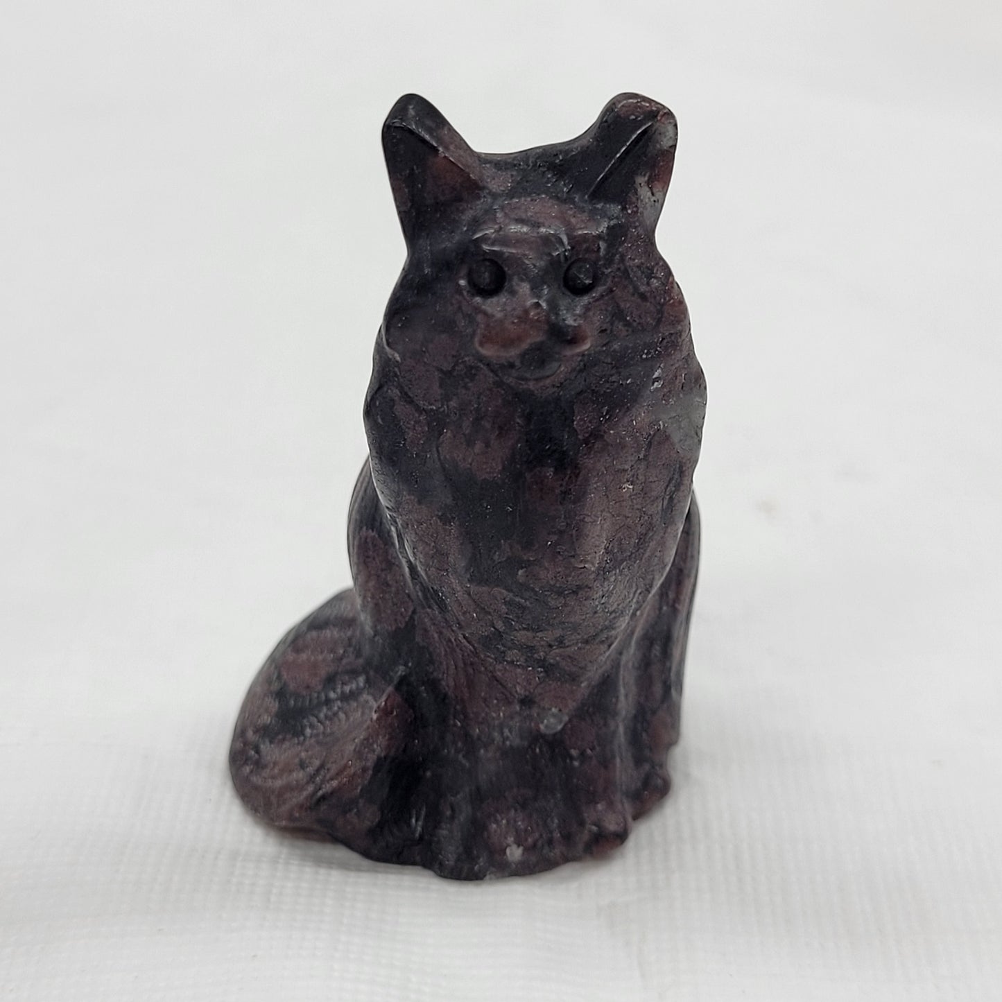 Maine Coon cat carving