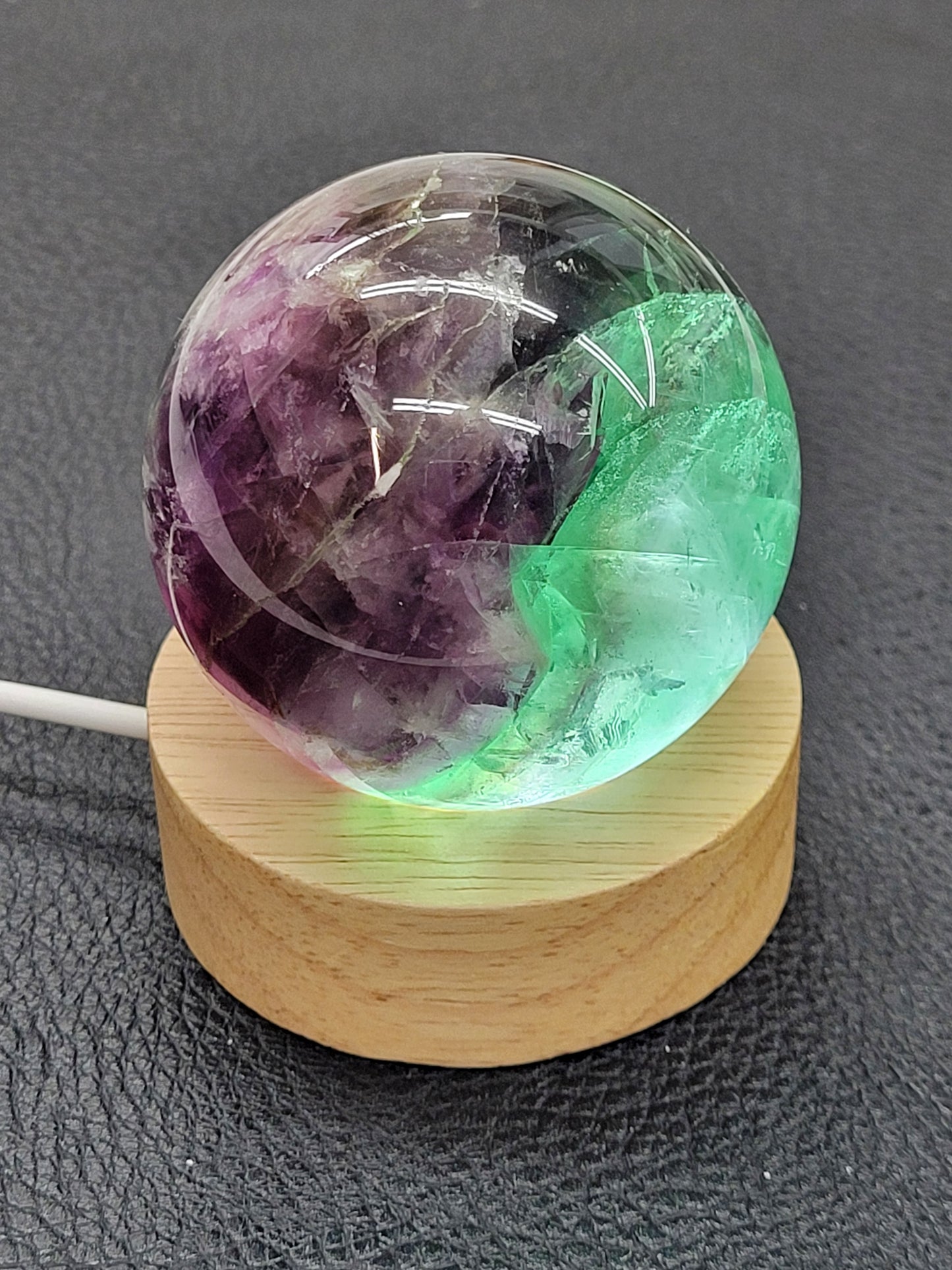 Lighted single sphere stands