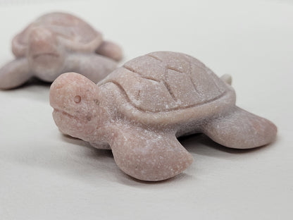 Sea turtle - Pink Opal (medium)