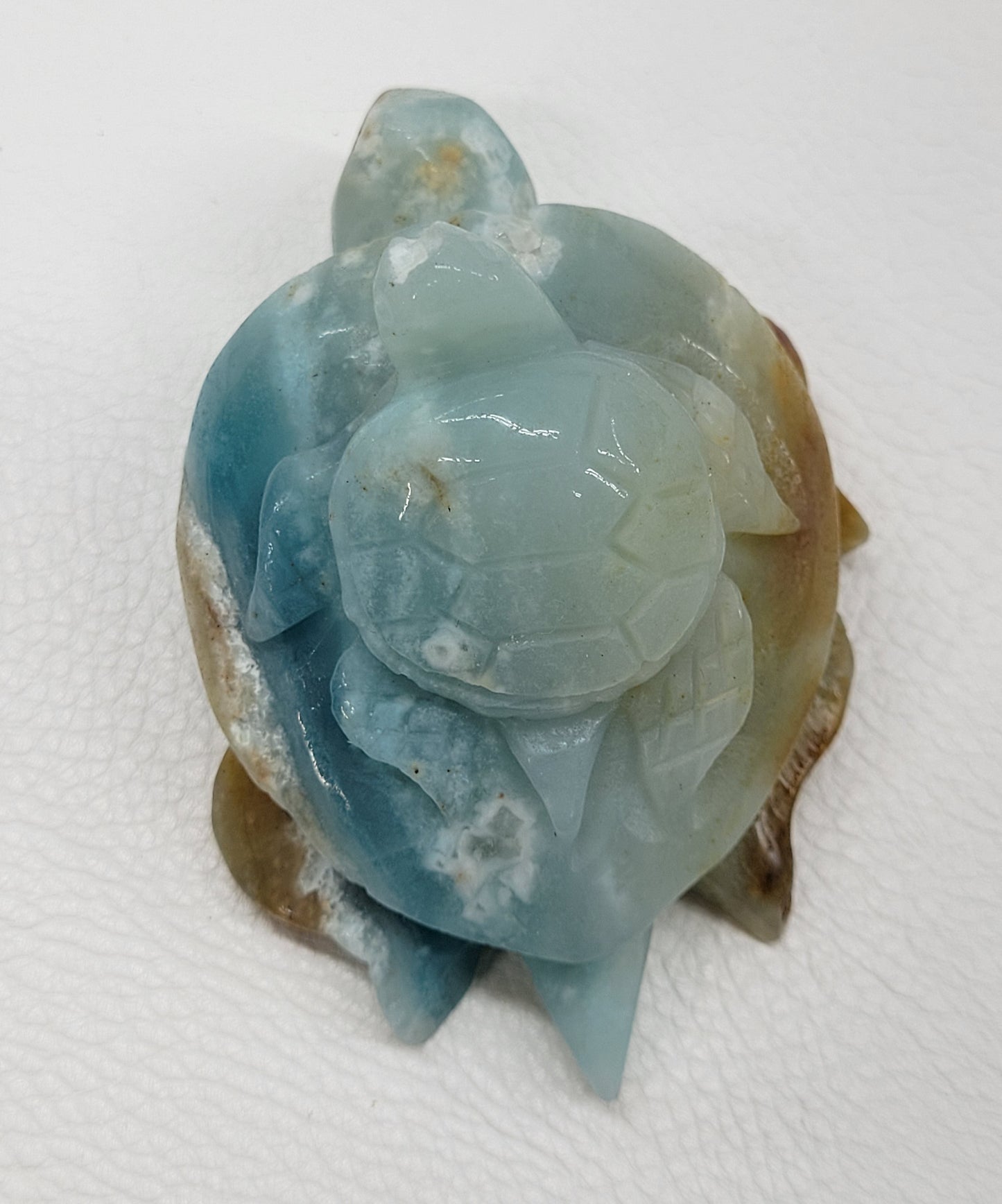 Sea turtle w/ baby - Caribbean Calcite (large)