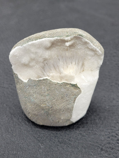 Scolecite geode