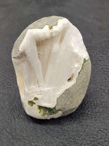 Scolecite geode