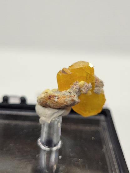 Wulfenite on Mimetite thumbnails