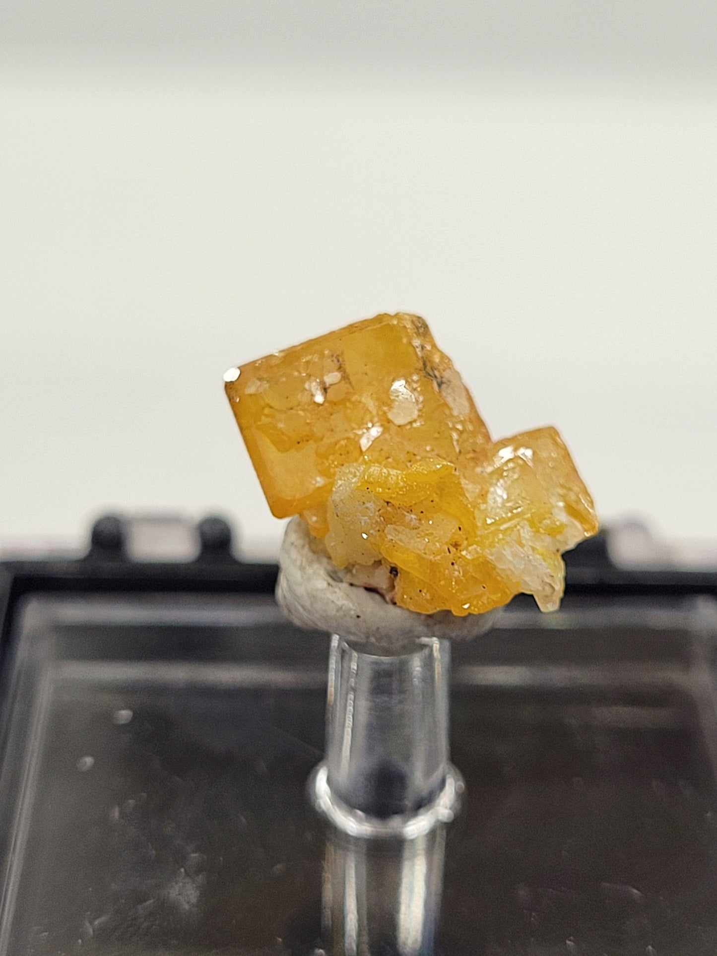 Wulfenite on Mimetite thumbnails