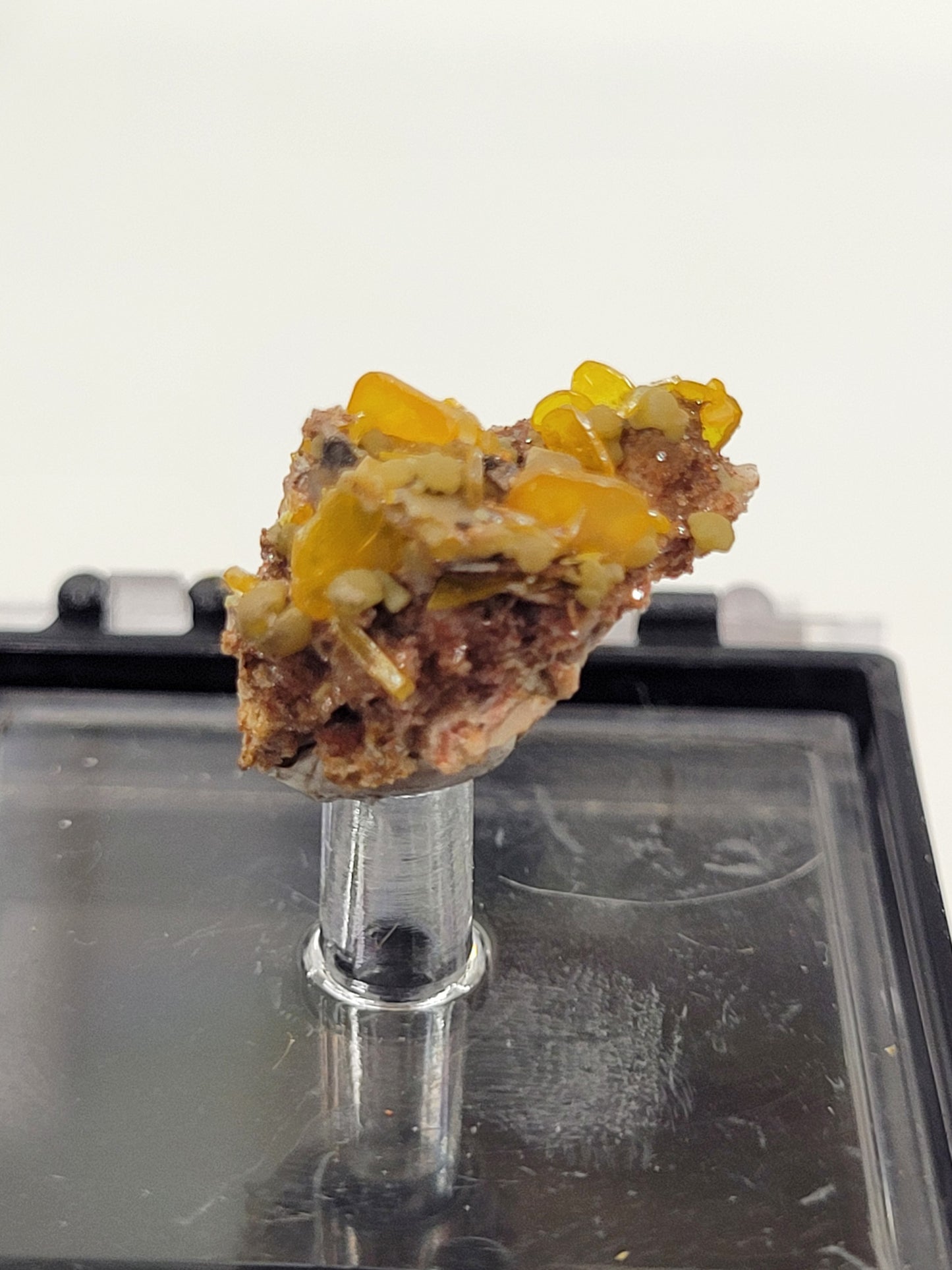 Wulfenite on Mimetite thumbnails