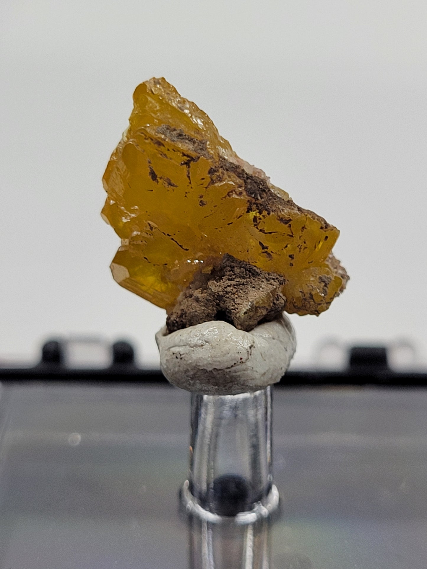 Wulfenite on Mimetite thumbnails