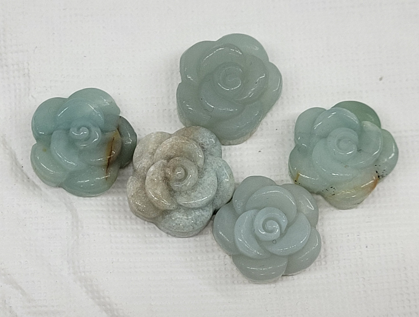 Mini rose flower carvings