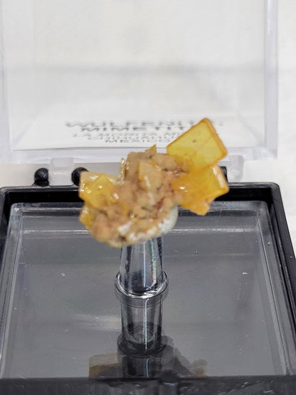 Wulfenite on Mimetite thumbnails