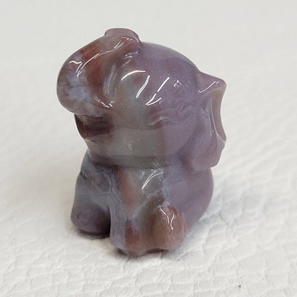 Sitting elephant (small)