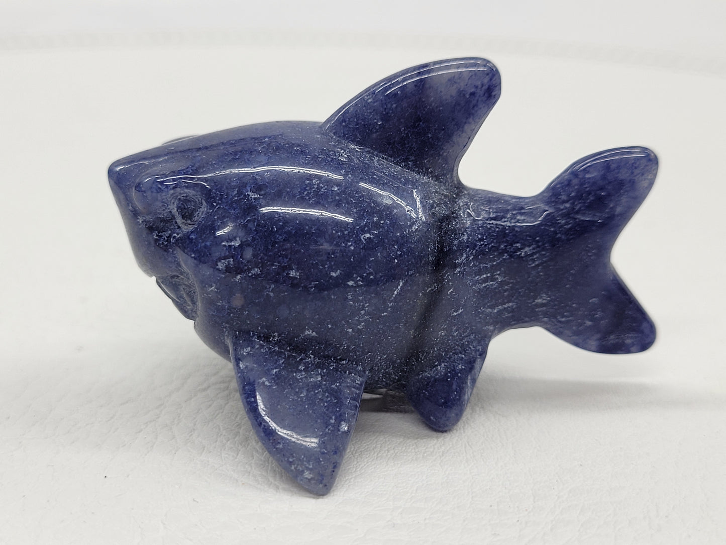 Shark carving (medium)