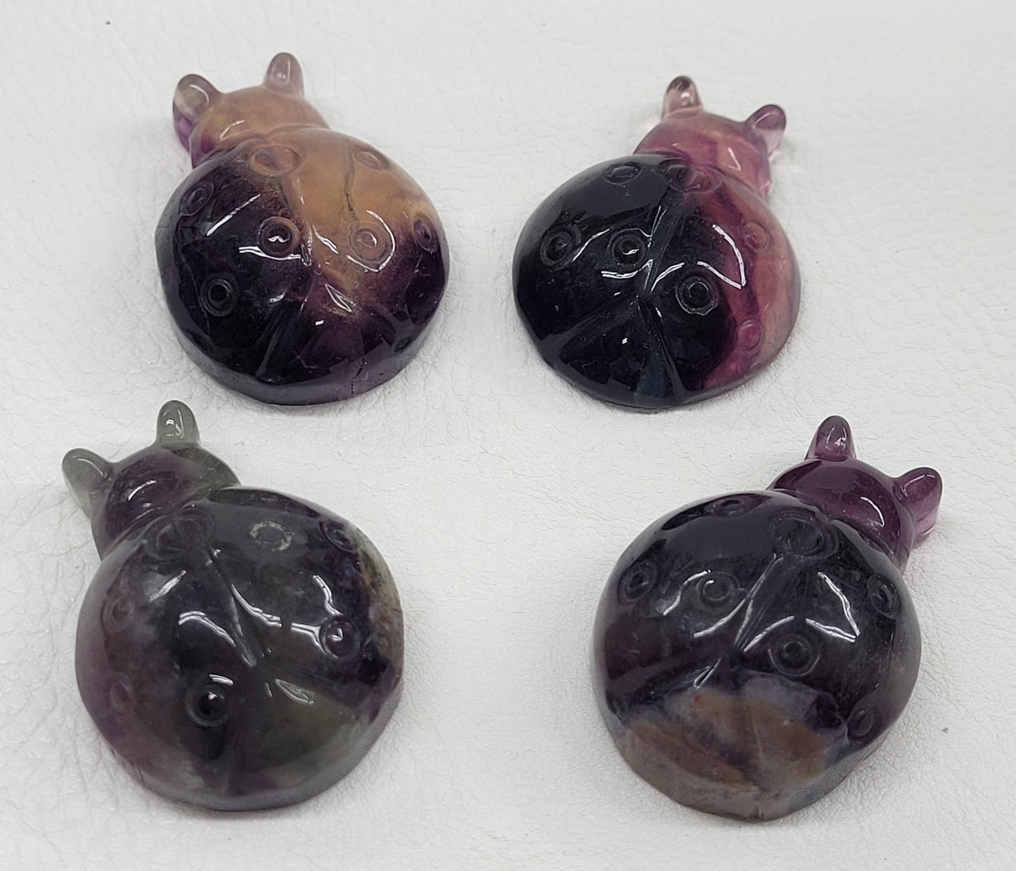 Ladybug carving - Fluorite (medium)