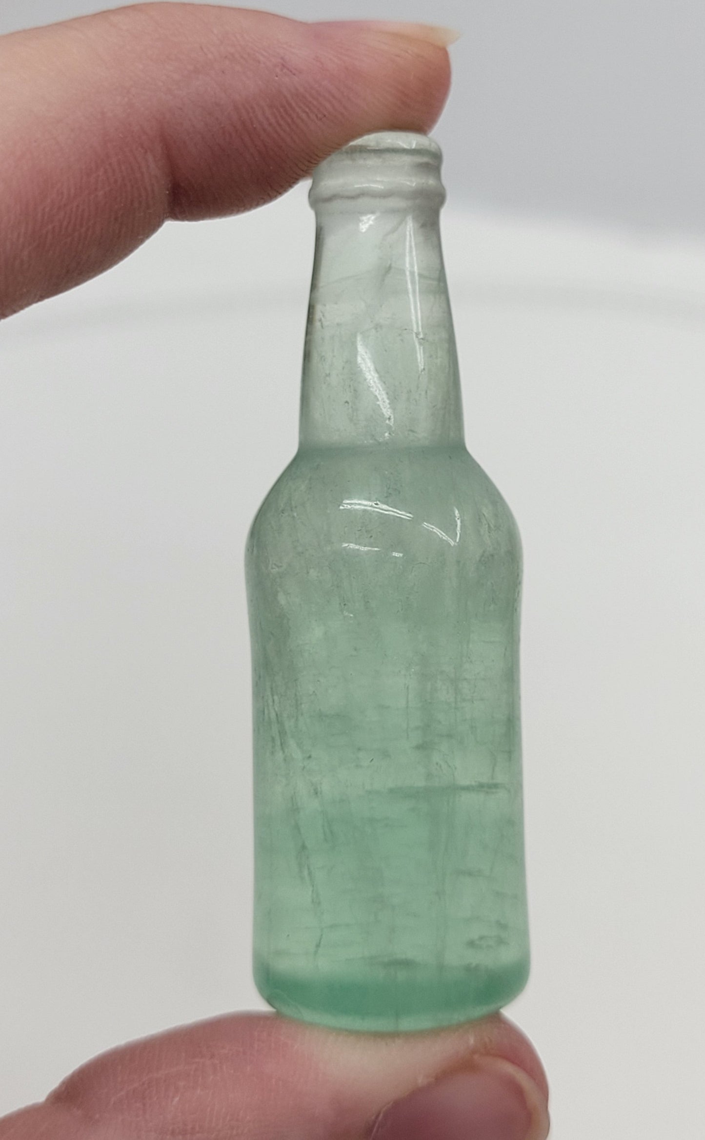 Fluorite bottle carving