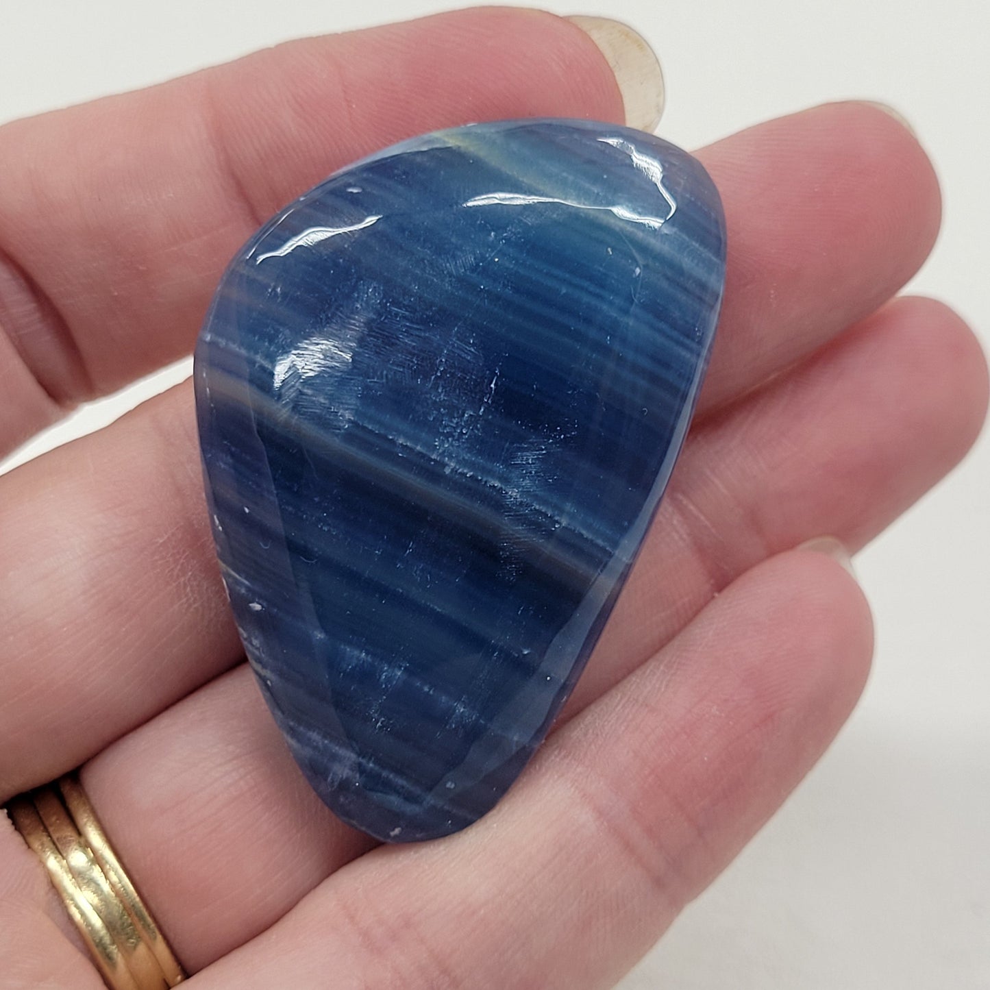 Blue Onyx cabachon (AA grade)