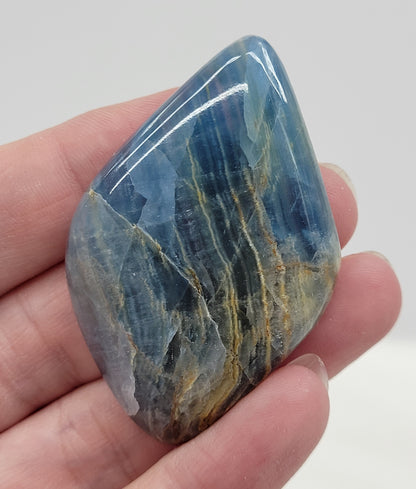 Blue Onyx cabachon (A grade)