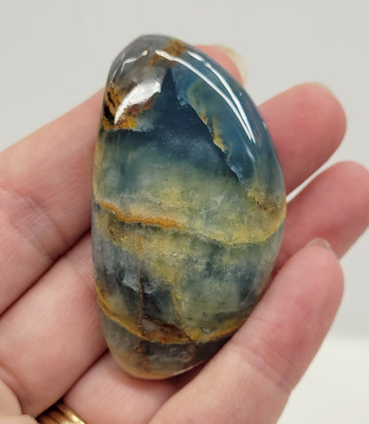 Blue Onyx cabachon (A grade)